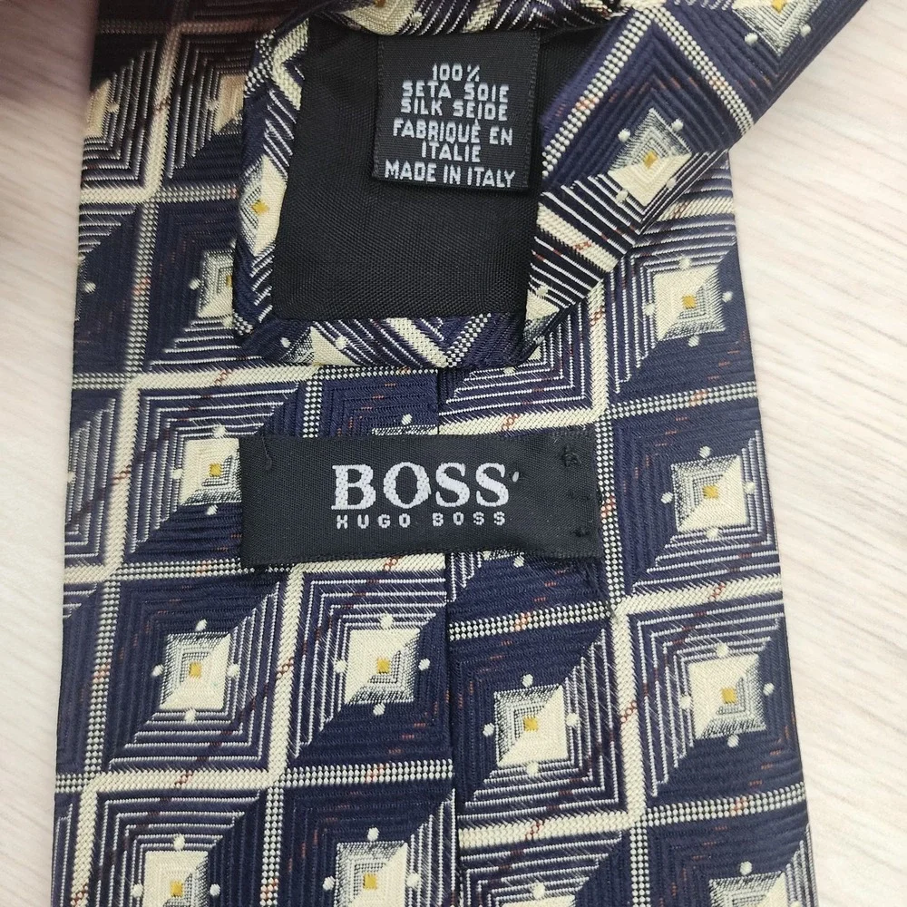 Hugo‎ Boss BOSS 100% Silk Tie Italy Navy Blue Geometric Square Pattern Designer